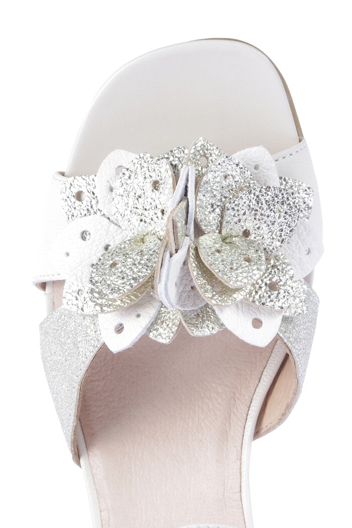 7.13.03 SOFTWAVES BEIGE/ZILVER afbeelding