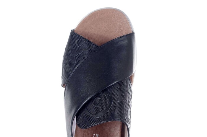 D4054-01 REMONTE ZWART afbeelding